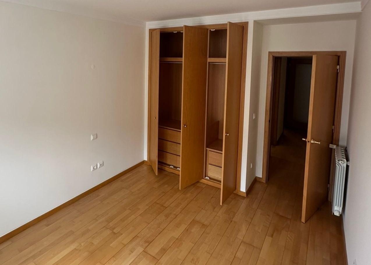 Arrendo Apartamento T2 Ramalde - Image# 1