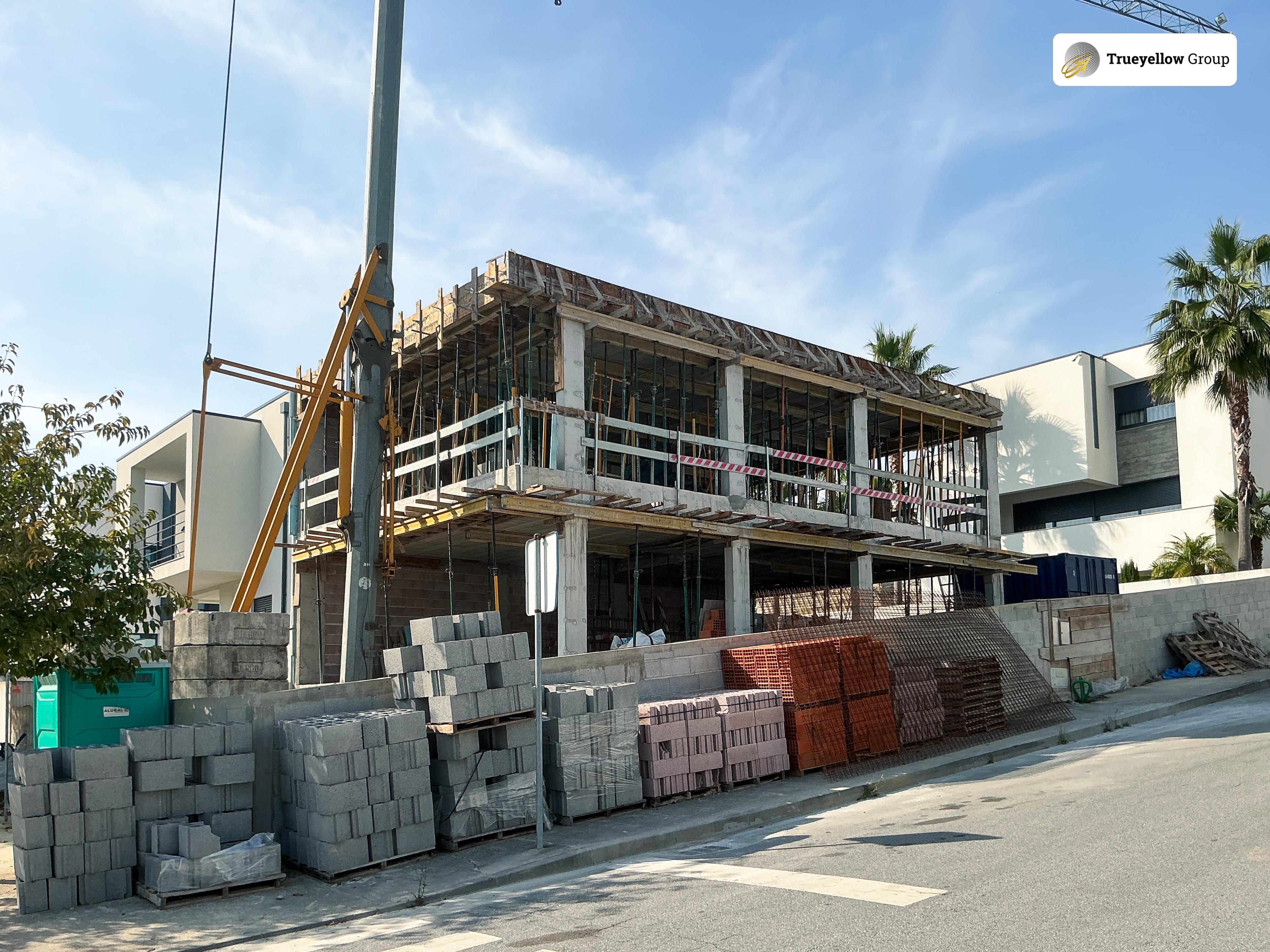 Moradia em Silva Escura - TRUEYELLOW Engenharia e Construção - Image# 1