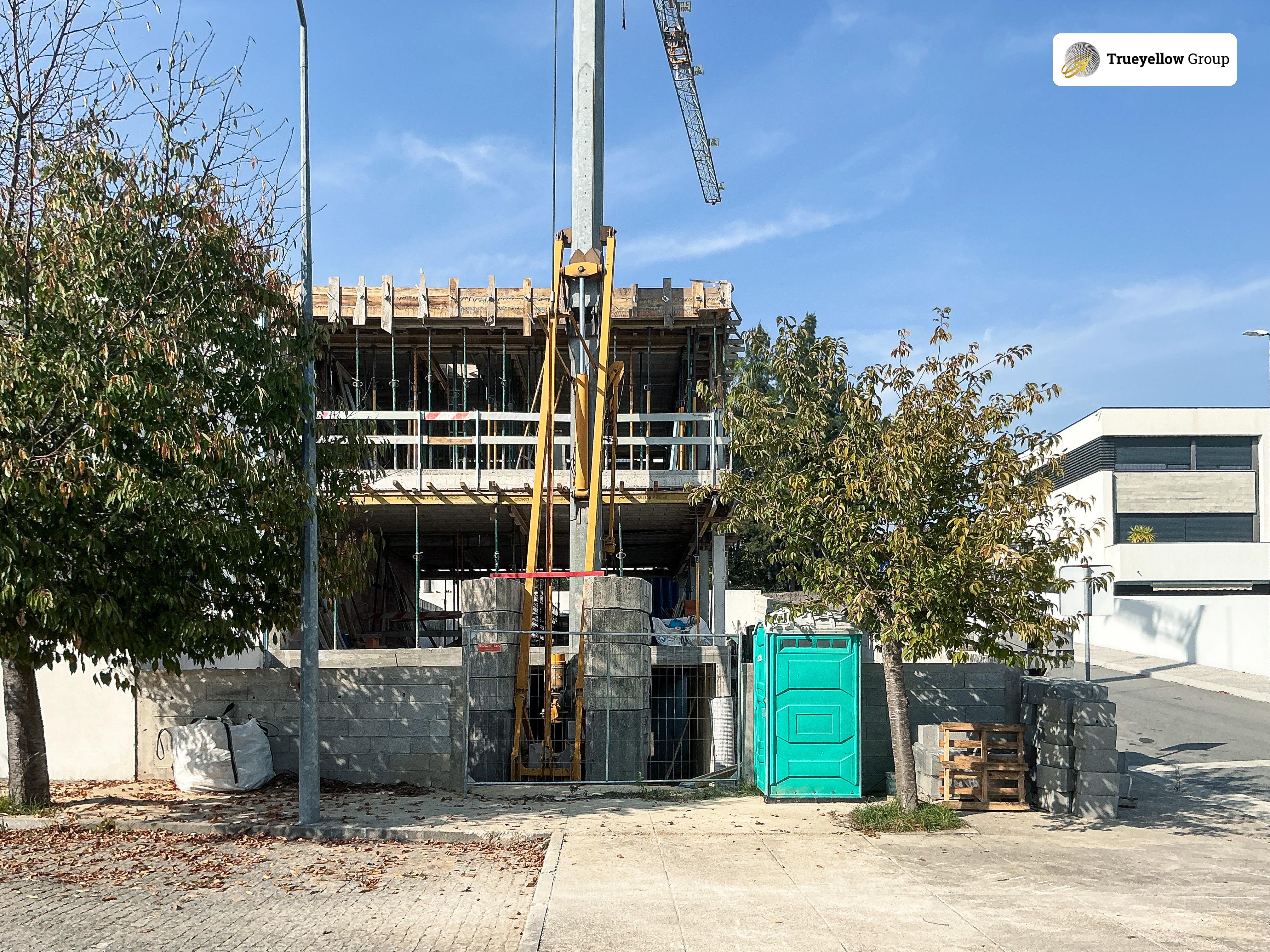 Moradia em Silva Escura - TRUEYELLOW Engenharia e Construção - Image# 1